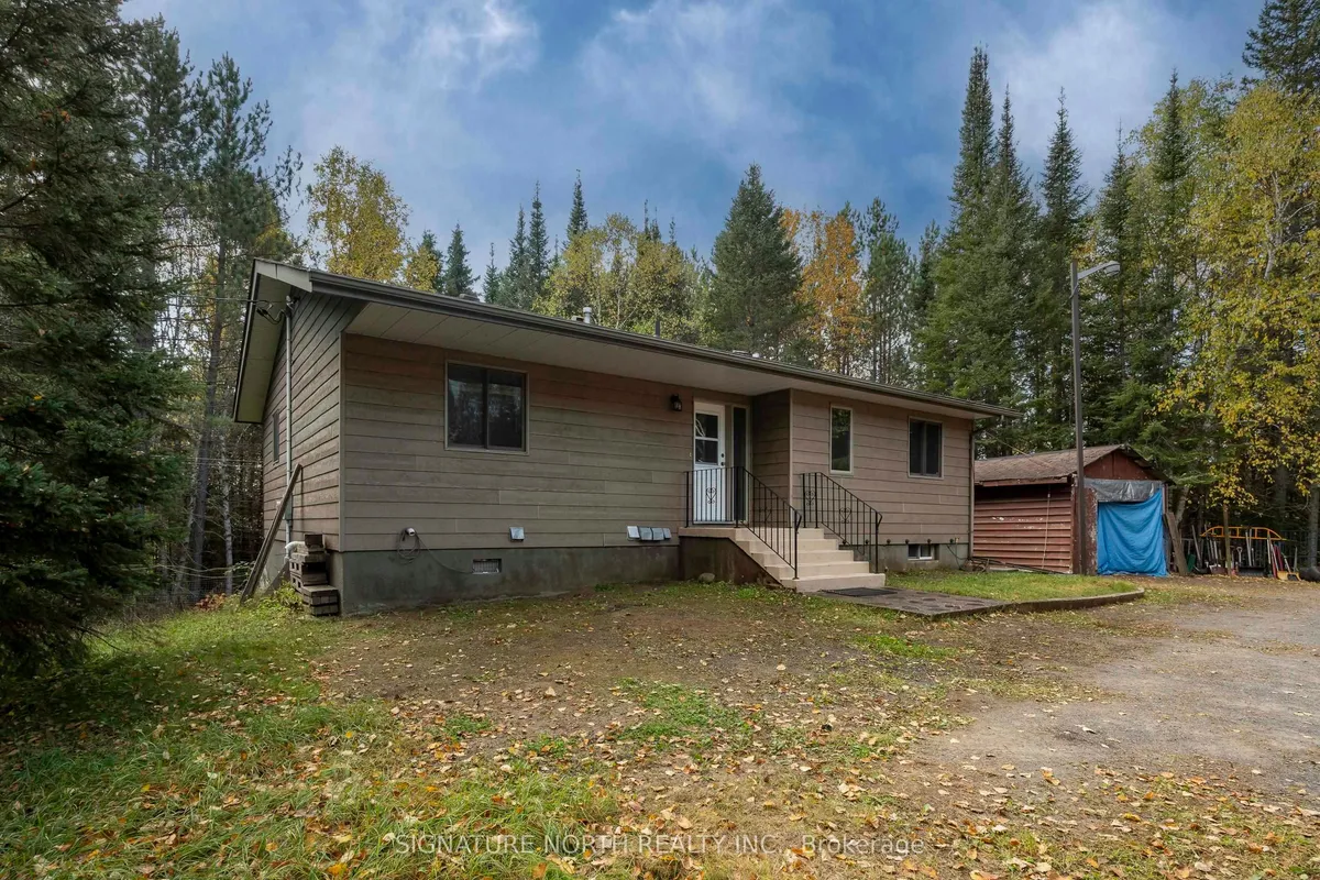 Detached in Thunder Bay