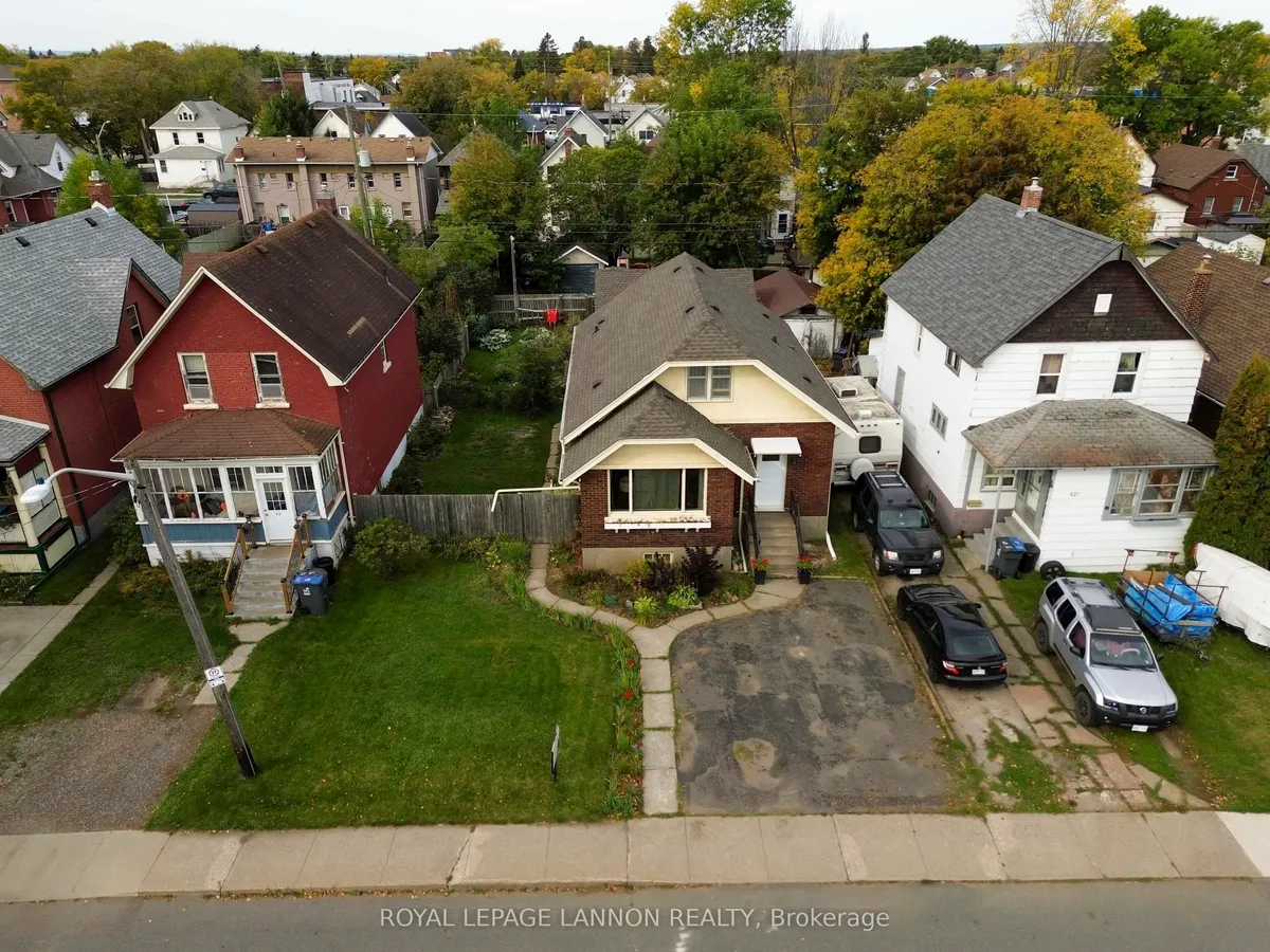Detached in Thunder Bay
