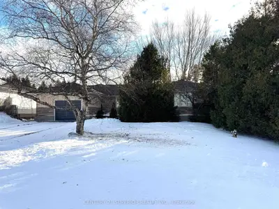 Detached in Marathon