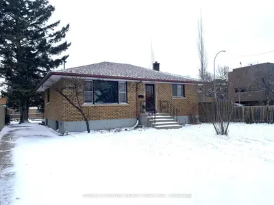 Detached in Thunder Bay