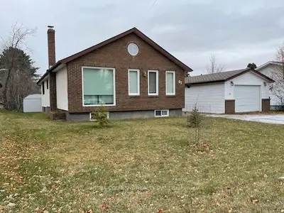Detached in Dryden