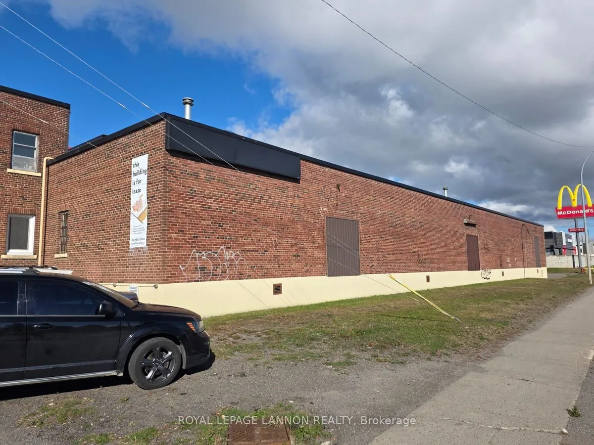184 Camelot Street, Thunder Bay, On P7a 4a9