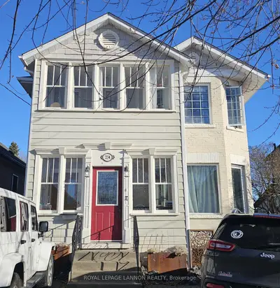 Detached in Thunder Bay