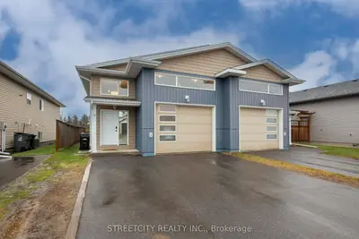 Semi-Detached in Thunder Bay