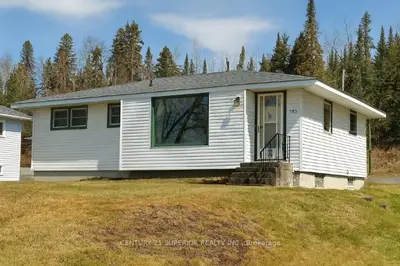 Detached in Nipigon