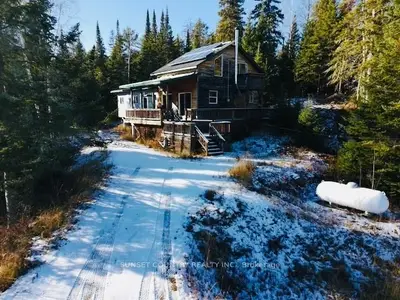 Detached in Dryden