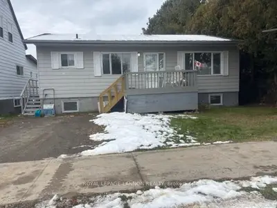 Detached in Nipigon