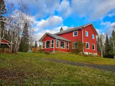 Detached in Thunder Bay Remote Area