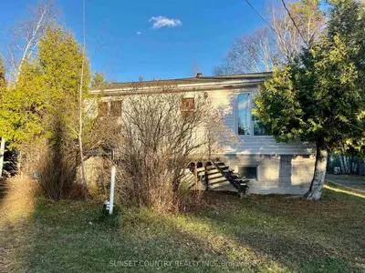 Detached in Kenora Remote Area
