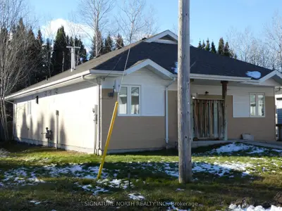 Detached in Greenstone
