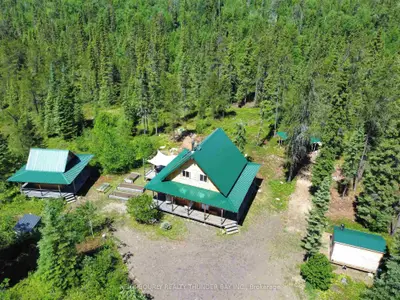 Detached in Thunder Bay Remote Area