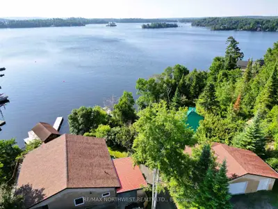Detached in Kenora