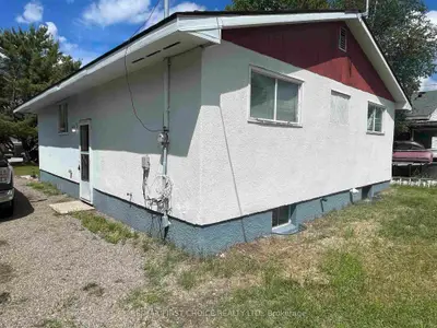 Detached in Ignace