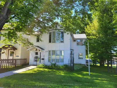 Detached in Kenora