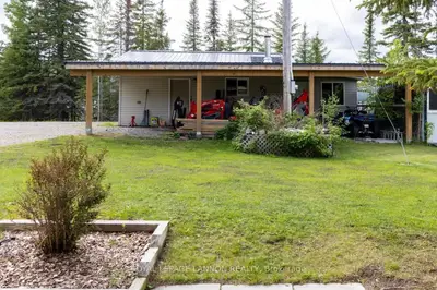 Detached in Greenstone