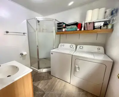 Detached in Kenora