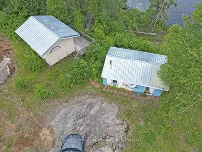 Detached in Shuniah