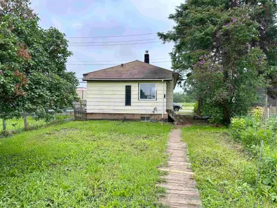 Detached in Thunder Bay