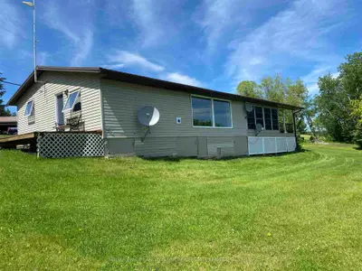 Detached in Kenora Remote Area