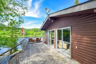 Detached in Kenora Remote Area