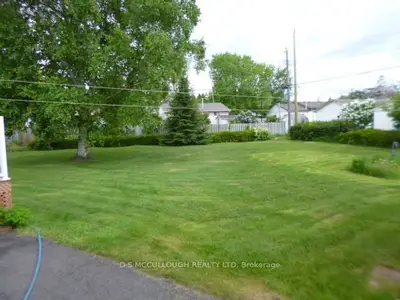 Detached in Thunder Bay