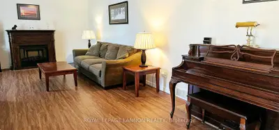Detached in Thunder Bay
