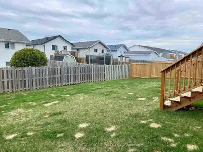 Detached in Thunder Bay