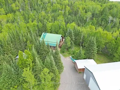 Detached in Thunder Bay Remote Area