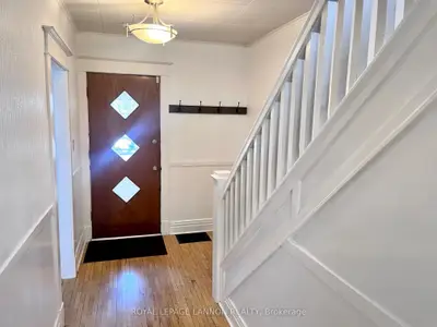 Detached in Thunder Bay