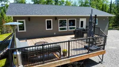 Detached in Kenora