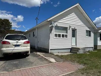 Detached in Schreiber