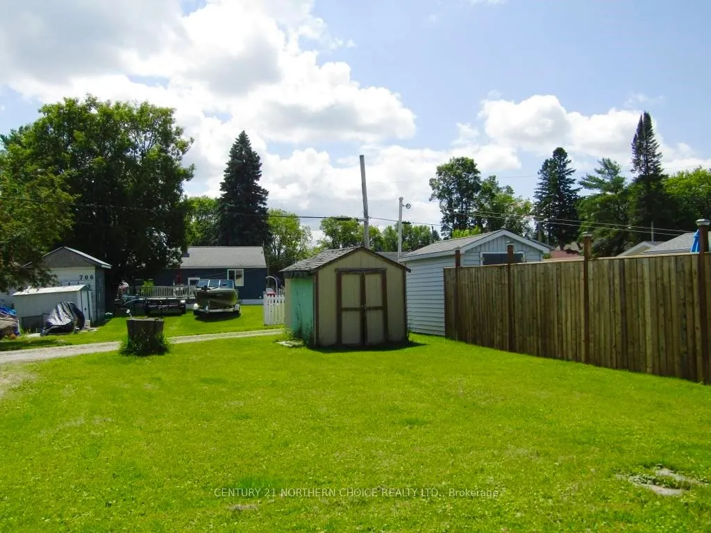 Detached in Fort Frances