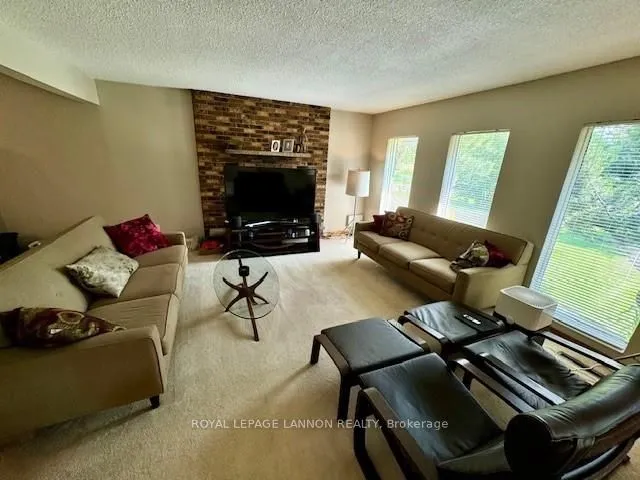Detached in Thunder Bay