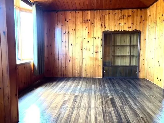 Detached in Thunder Bay