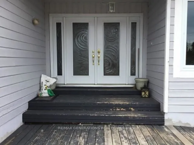Detached in Marathon