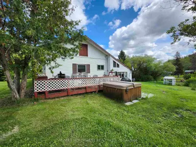 Detached in Kenora Remote Area