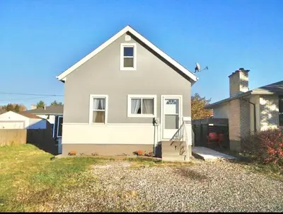 Detached in Thunder Bay