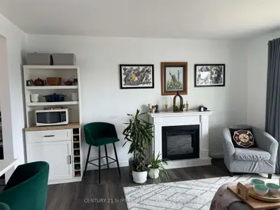 Detached in Manitouwadge