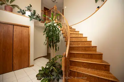 Detached in Thunder Bay