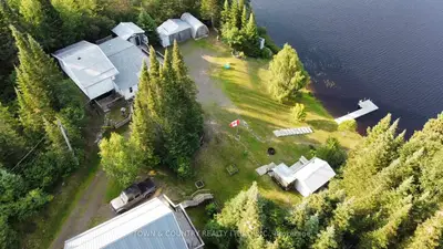 Detached in Thunder Bay Remote Area