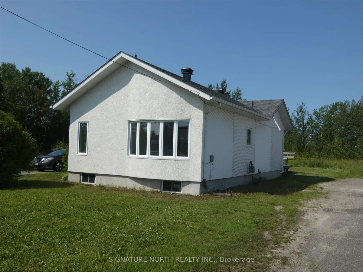 Detached in Greenstone