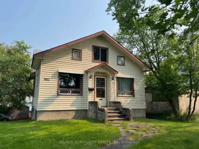 Detached in Kenora