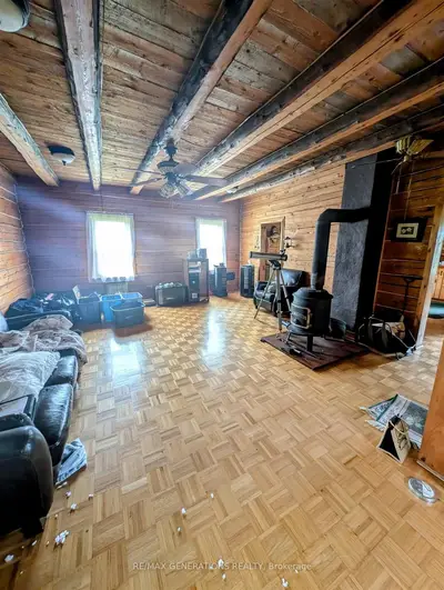 Detached in Conmee