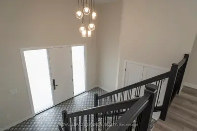 Detached in Thunder Bay
