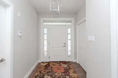 Detached in Thunder Bay