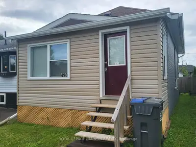 Detached in Thunder Bay
