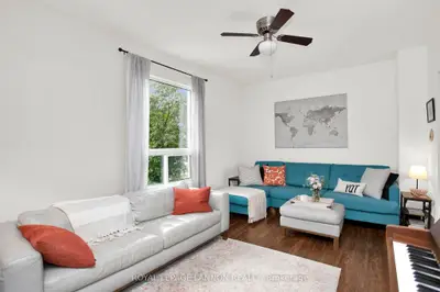 Detached in Thunder Bay