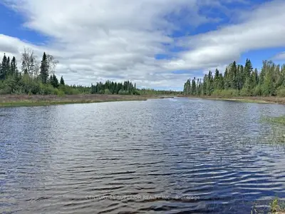 Detached in Thunder Bay Remote Area