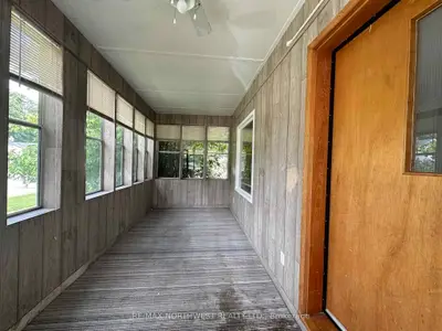 Detached in Fort Frances