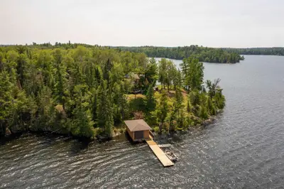 Detached in Sioux Narrows-Nestor Falls